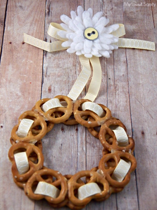 59-pretzel_wreath_floral.jpg