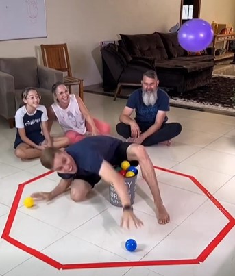 766-jeu_balles3.jpg